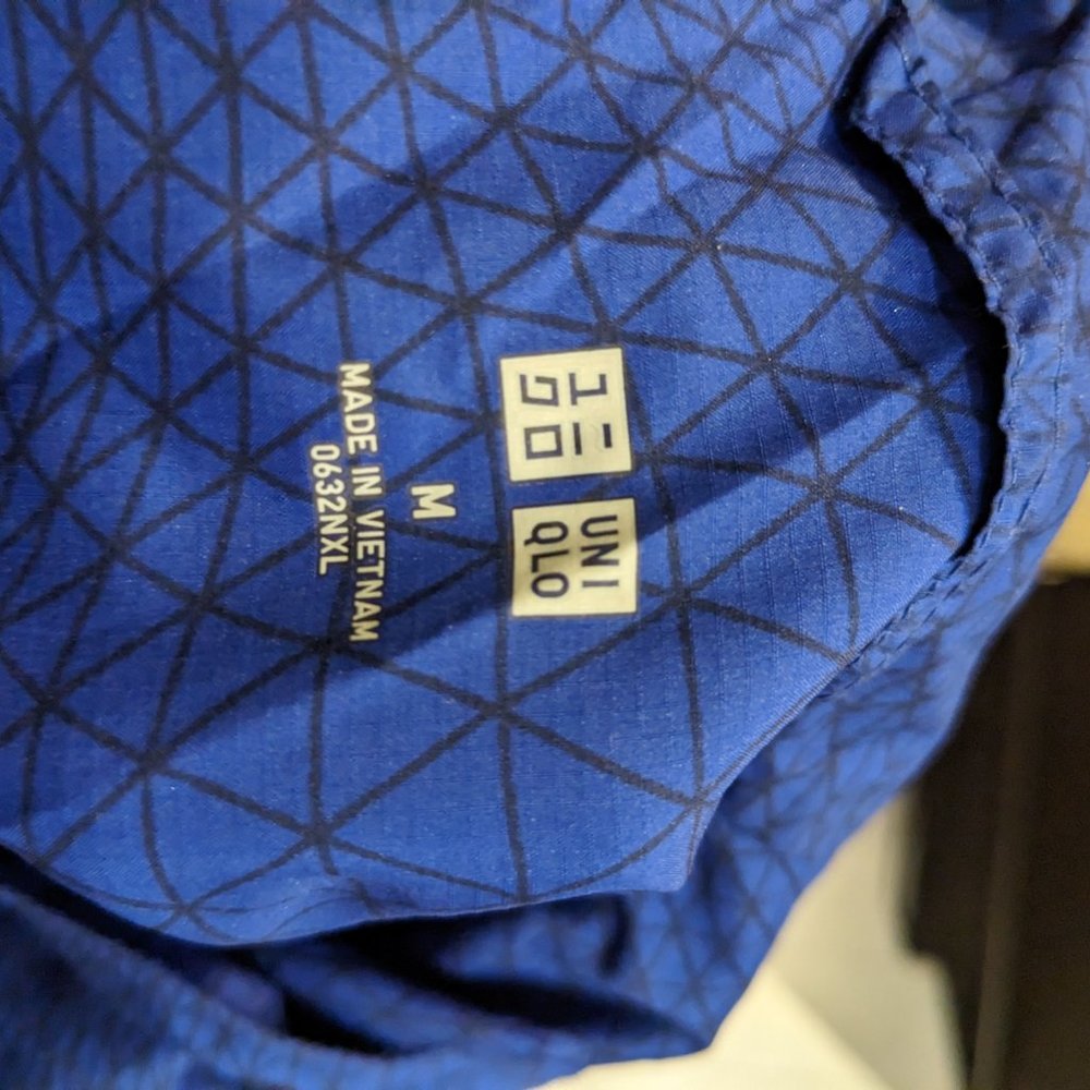 Uniqlo Rain Shell - Picture 4 of 6